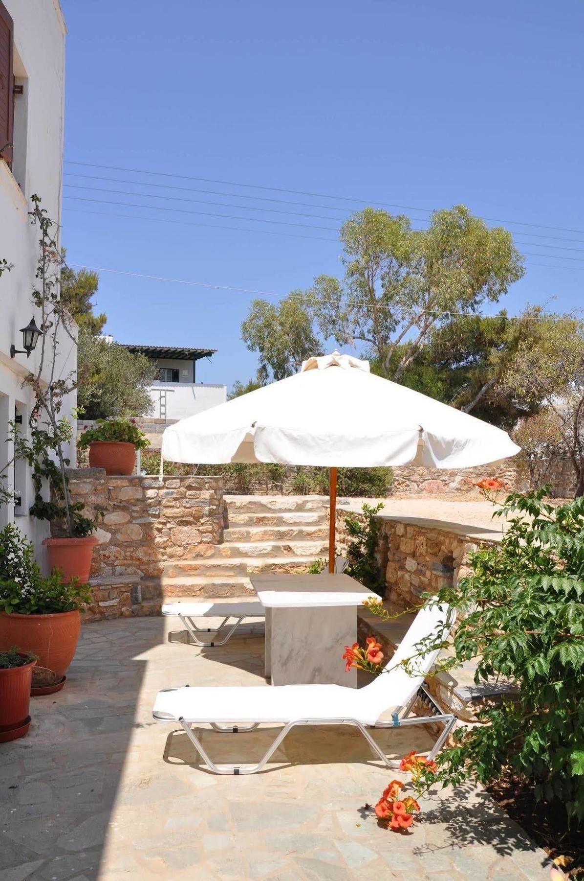 Michalis Apartments Near The Beaches With Sea View Páros Eksteriør bilde